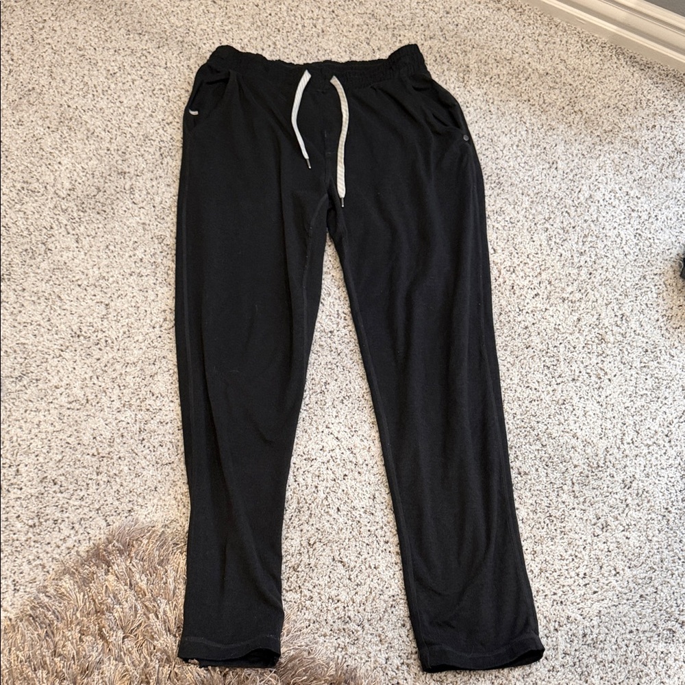 Vuori Men's Black Jogger Pants